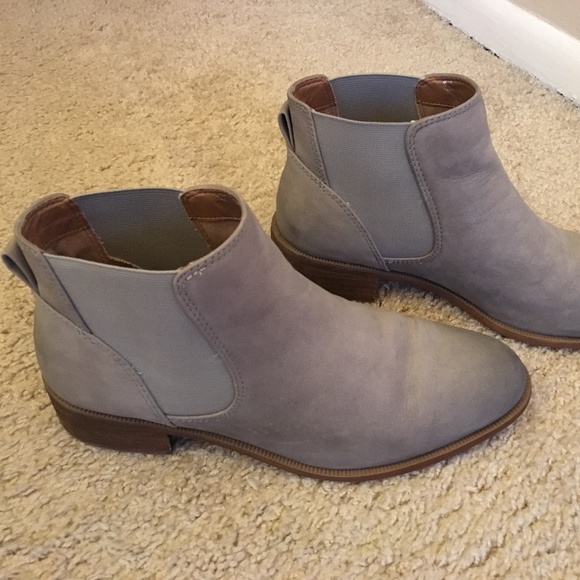 caslon water resistant bootie